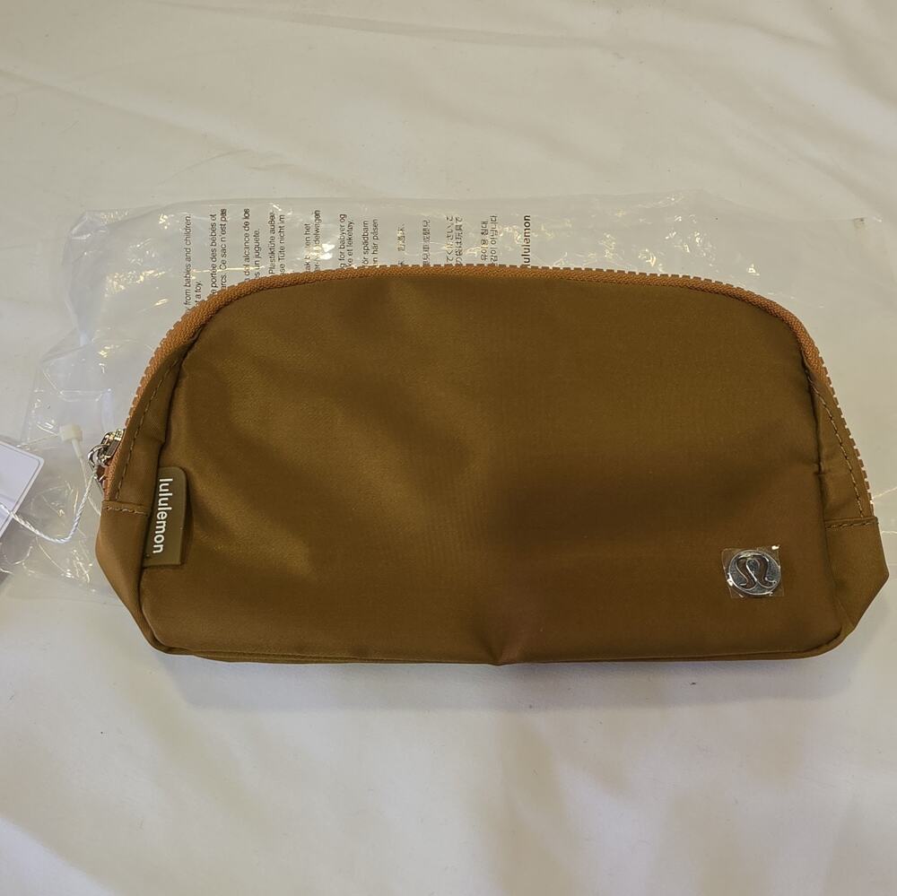 Lululemon Everywhere Belt Crossbody Bag 1L Black for Women Men NEW Fanny Pack B8